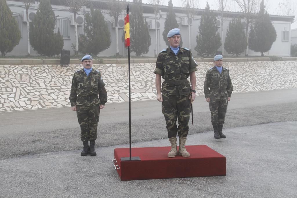 الجنرال أسارتا يودّع الكتيبة الإسبانية في قاعدة بلاط