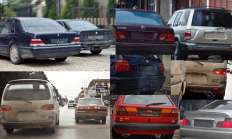 على طول الطريق بين طرابلس وعكار، تزداد أعداد السيارات التي تسير دون لوحات تسجيل (عليا حاجو)