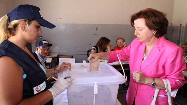     مقيمون أم مغتربون، المهم ان ورقة الاقتراع في الصندوق.