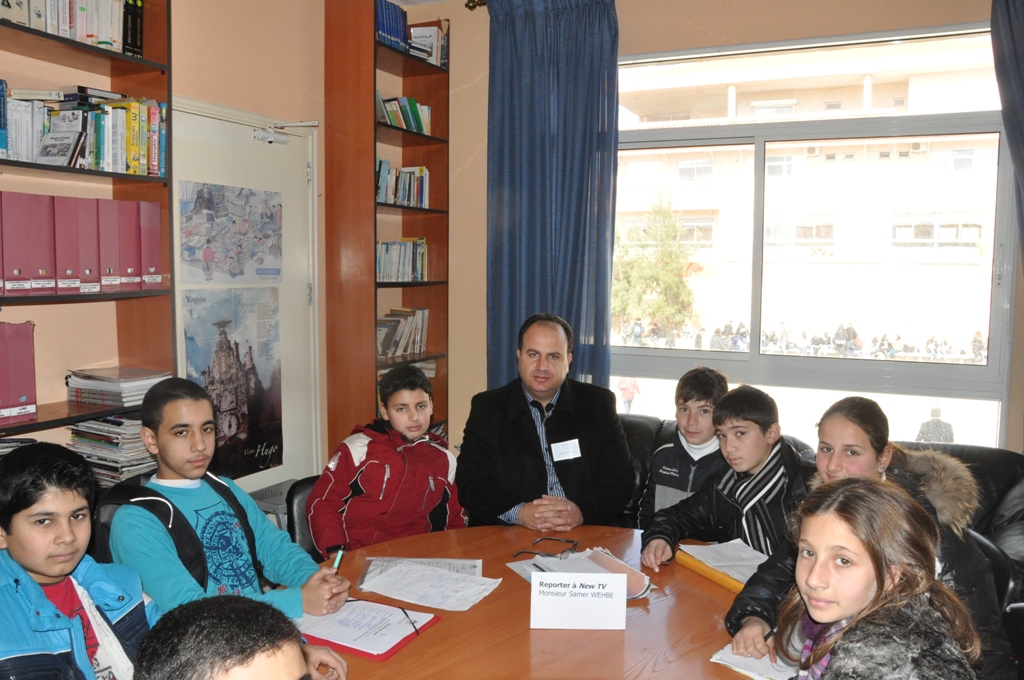 الزميل وهبي في حلقة طلابية