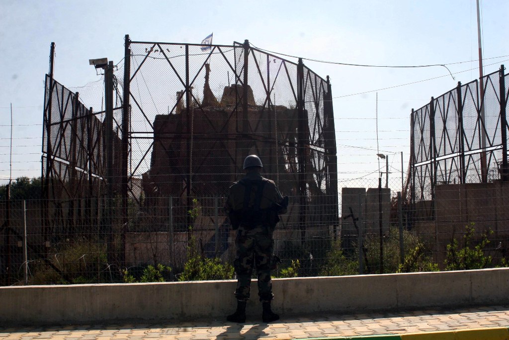 السور العازل على الحدود الدولية بين كفركلا والمطلة.. جس نبض من قبل  العدو