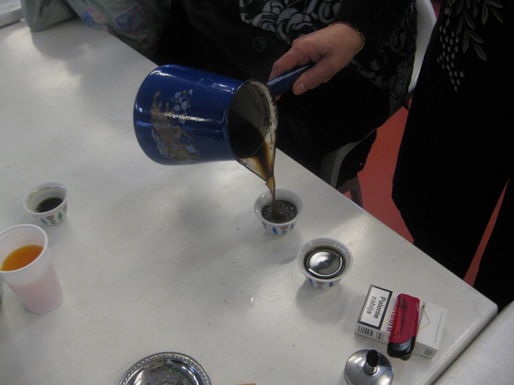 نتشوق بفارغ الصبر وننتظر بإذن الله شمس الصيف .. لفنجان قهوة من يد الجبال منكه بهيل السهل وخجل الرمان