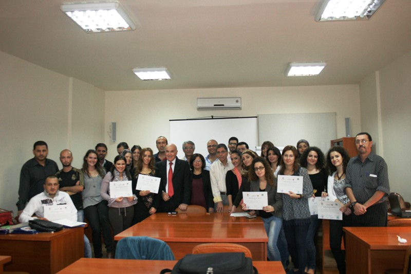 مؤسسة عامل تختتم دورة في القانون الدولي وحقوق اللاجئين الفلسطينيين