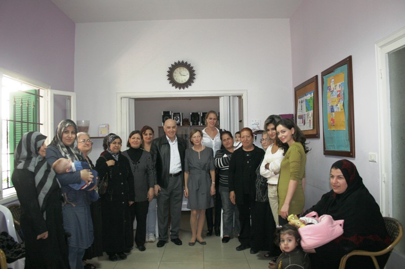 سفيرة المانيا تزور مراكز عامل في عين الرمانة والشياح وحارة حريك وبيروت