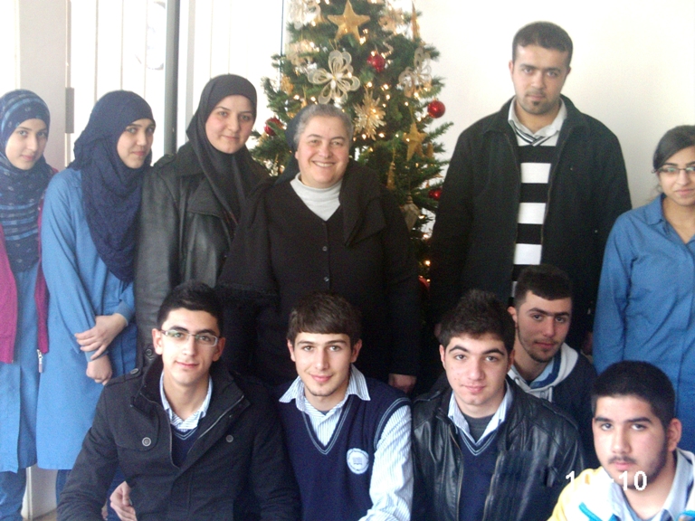 زيارة طلاب ثانوية الأحمدية  النموذجية لمدرسة راهبات القلبين الأقدسين بمناسبة عيد الميلاد‎