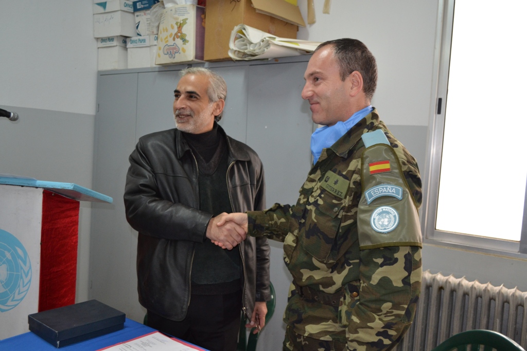 مفروشات من اليونيفيل للمركز ألإجتماعي فى مركبا