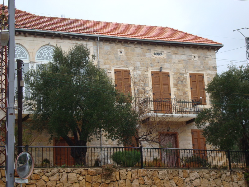 - حديقة منزل الحجر في مرجعيون حيث سينثر رماد شديد كما أوصى – صورة ادوار العشي - مرجعيون