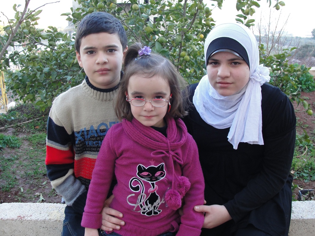 إجا العيد.. وأهل العيد غابوا: زينب حسن كامل خريس وشقيقتها شهد وشقيقها علي