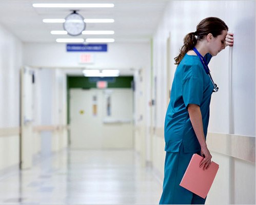 رحيل زينب المفاجئ، الذي جرى  دون حسيب أو رقيب، أضحى خبراً عادياً في لبنان، وقد يمرّ مرور الكرام