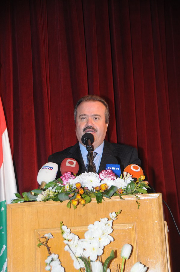 النائب ياسين جابر متحدثا