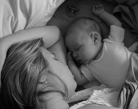 المهم أن يبق لي فوق الأرض حضن أم