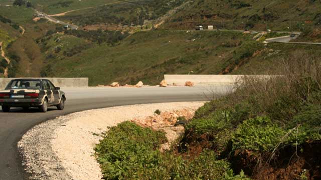 طريق الخردلي... هل يسلكها نواب المنطقة؟