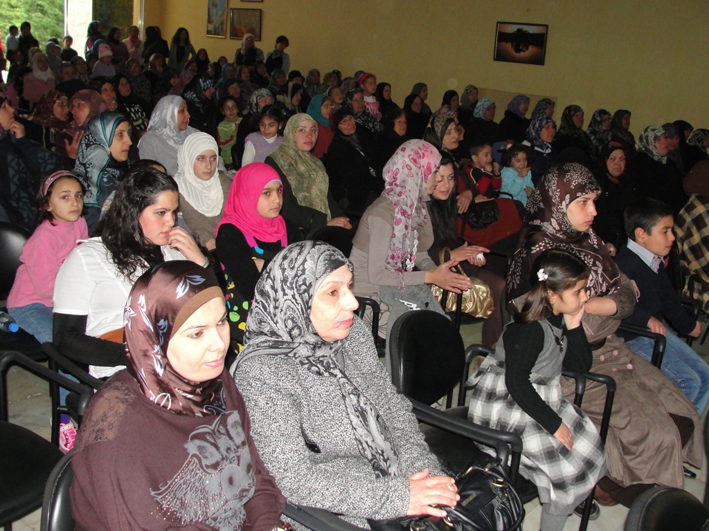 البلدة احتفلت بعيد الأمهات.. جمعية سيدات الخيام  شكراً
