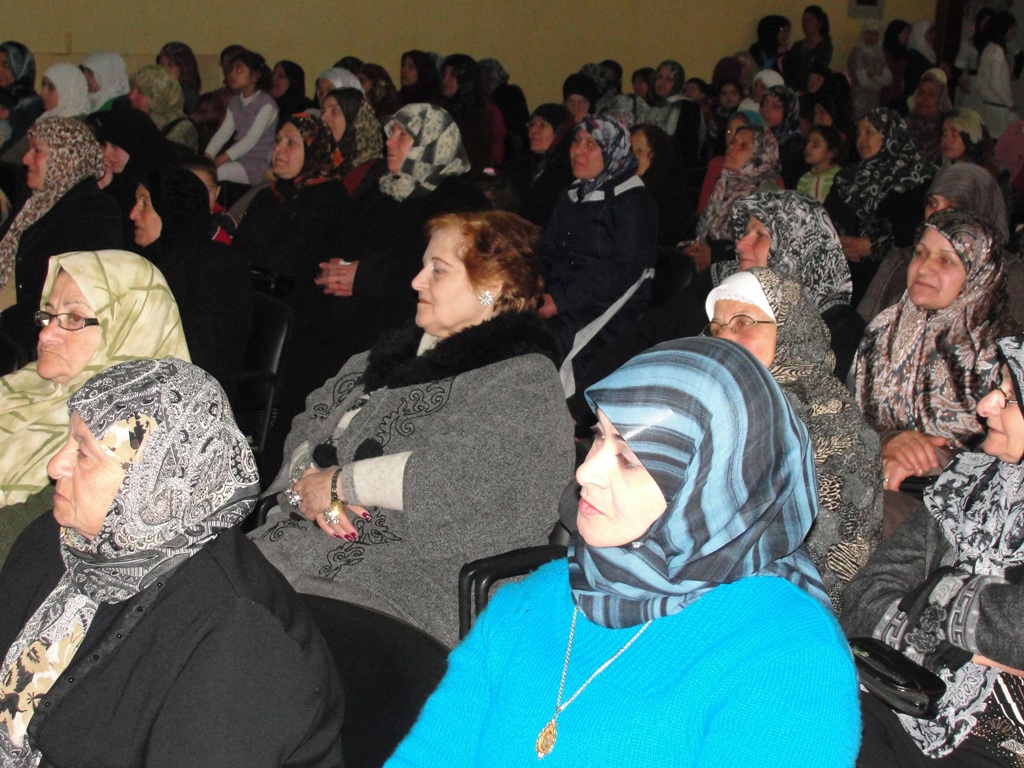 غرسوا فينا المحبة والقيم والاخلاق والتسامح وخطوا لنا طريق الامل بالشعور بالمسؤولية والمثل العليا وقوة الايمان