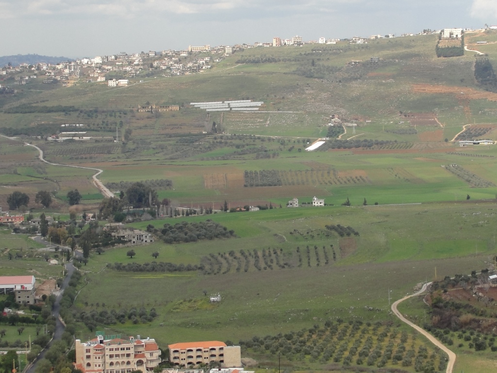 موطني.. الجلالُ والجمالُ والسَّنَاءُ والبَهَاءُ في رُبَاكْ في رُبَاكْ.. والحـياةُ والنـجاةُ والهناءُ والرجاءُ في هواكْ