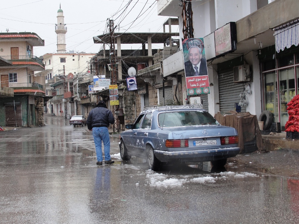 سلام إلى الخيام، إلى مآذنها الشامخة وإلى طبقتها العاملة