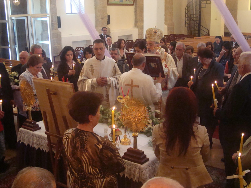 DSC00181- foto george achy - المطران حداد يتراس قداس اثنين الباعوث في مار بطرس ـ مرجعيون