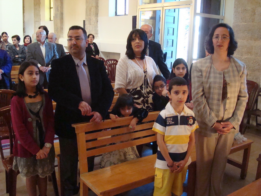 المؤمنون يحتفلون بقداس احد الشعانين في مرجعيون