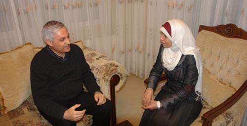 الأسيرة المحررة أحلام التميمي خلال الحوار مع الإعلامي هيثم زعيتر