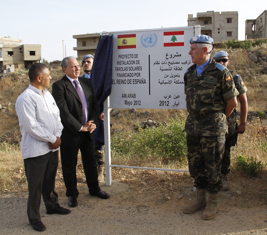 حفل تدشين مصابيح تعمل على الطاقة الشمسية في عين عرب بتمويل من المملكة الاسبانية