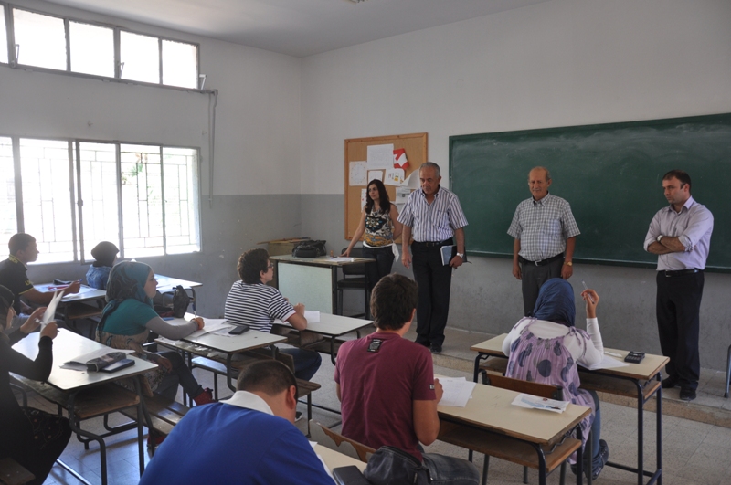 رئيس المنطقة التربوية في محافظة النبطية علي فايق يتفقد سير الامتحانات في النبطية