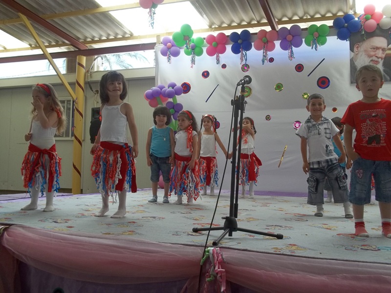 مدرسة عيسى بن مريم تخرج تلامذة رياض الأطفال - حزيران 2012