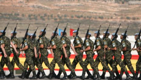 تقيم الوحدة الإسبانية سوقاً أسبوعياً داخل أسوار قاعدتها (حسن بحسون)