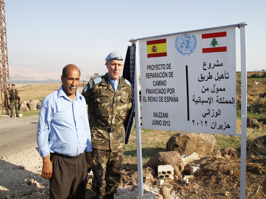 اليونيفيل تصلح بعض طرقات بلدة الوزاني