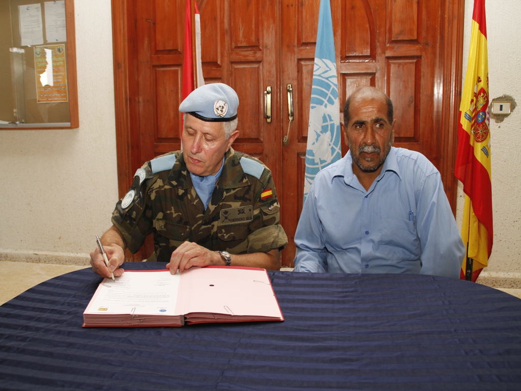 اليونيفيل تصلح بعض طرقات بلدة الوزاني