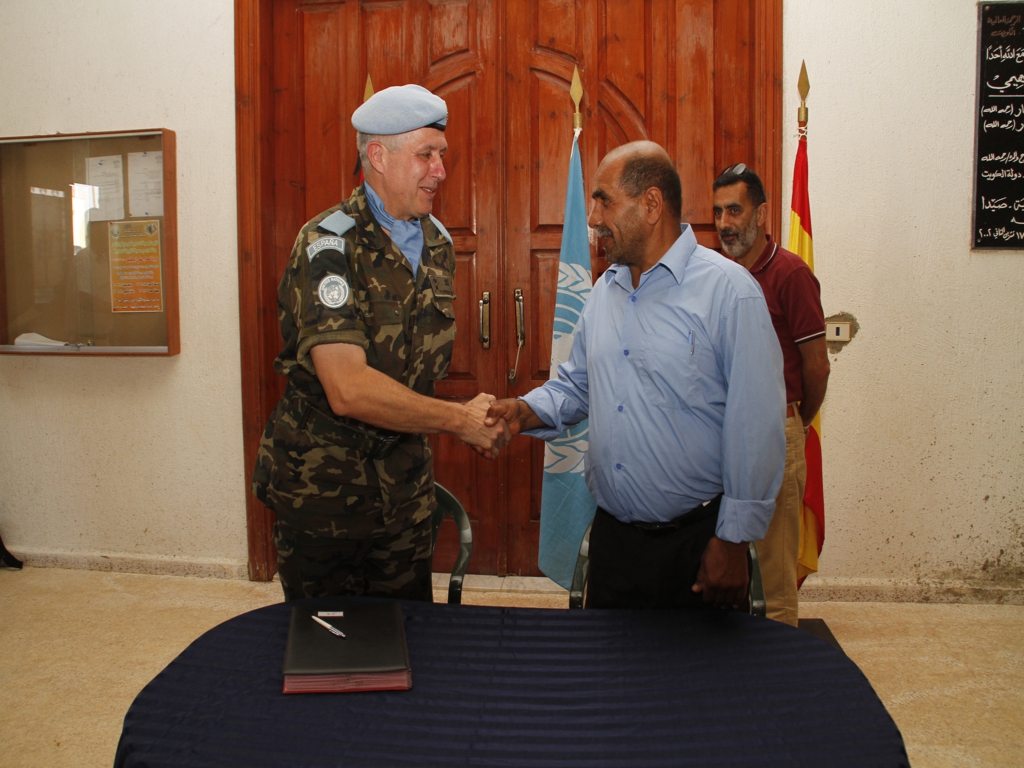 اليونيفيل تصلح بعض طرقات بلدة الوزاني