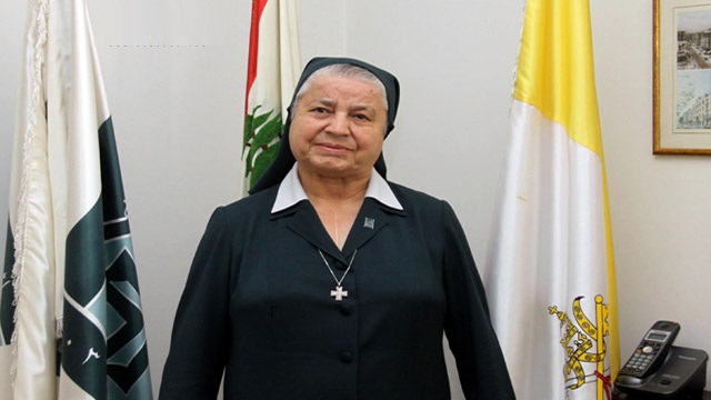 الأم دانييلا حروق