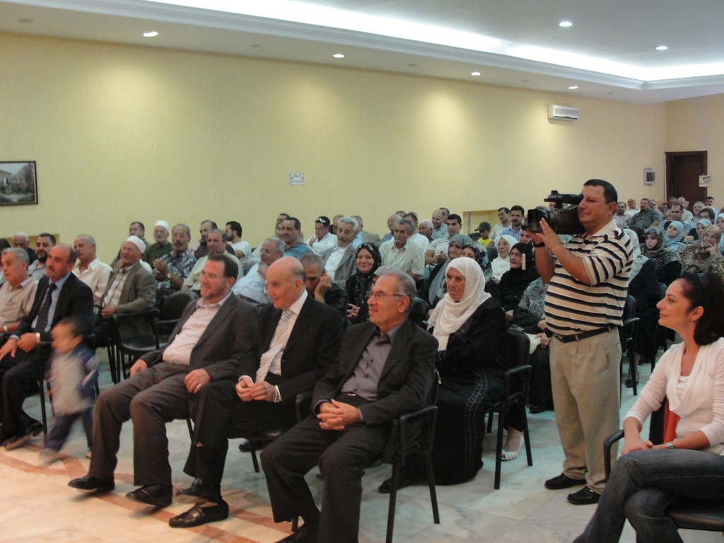 مركز محمد طويل يجمع أبناء البلدة في افراحهم واحزانهم ومناسباتهم الأجتماعية