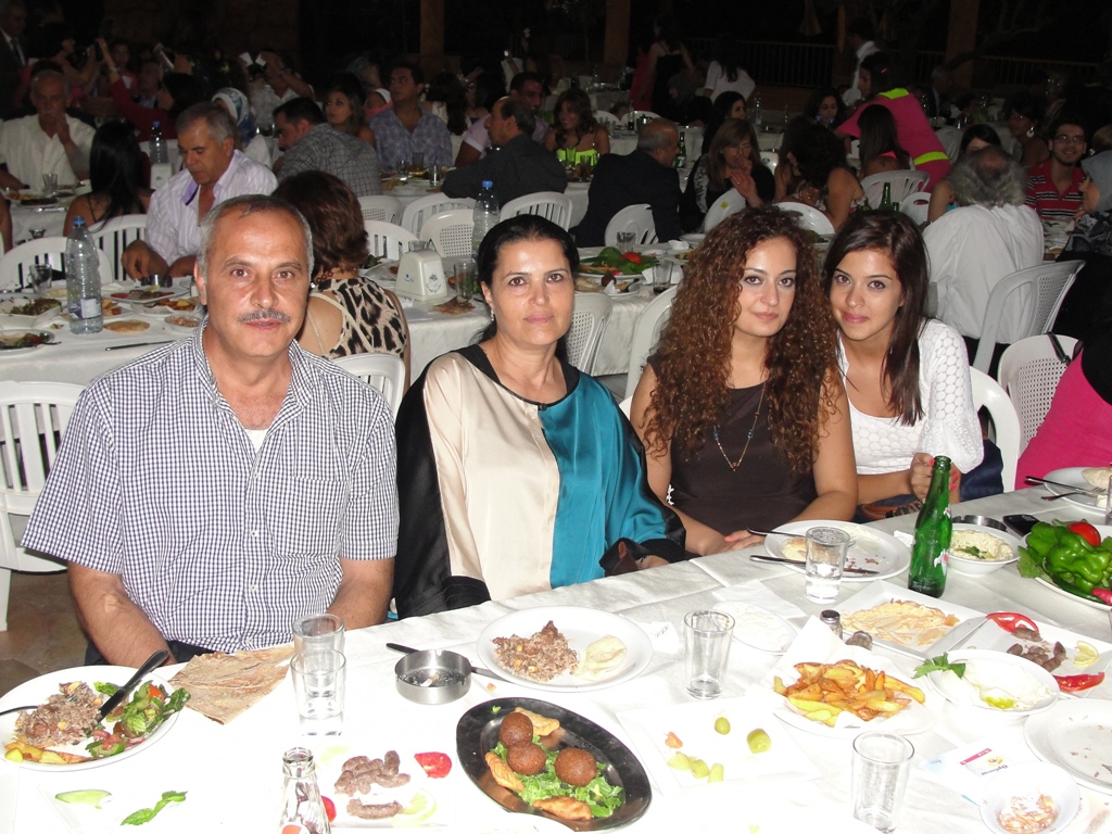 الأستاذ بسّام شمعون وعائلته