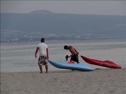 ما بين صور المدينة الرومانية البحرية ومحمية الشاطئ الرملي ينكشف البحر المتوسط في واحد من أجمل مشاهده في لبنان (تصوير: هالة الزين)