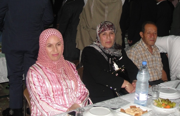 المربّي فايز زلزله والسيدة عقيلته وكريمتهما المربّية نورما في حفل \