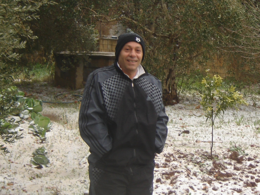 حسين عطية قرب \