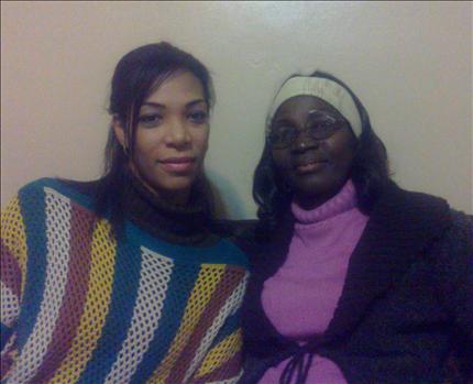 منى فران مع أمها سيتا تراوريه («السفير»)