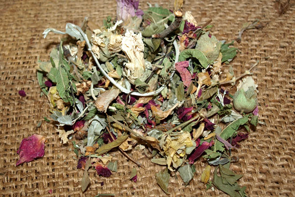 الزهورات.. رفيقة فصل الشتاء وسهراته وشفاء يُغني عن الدواء