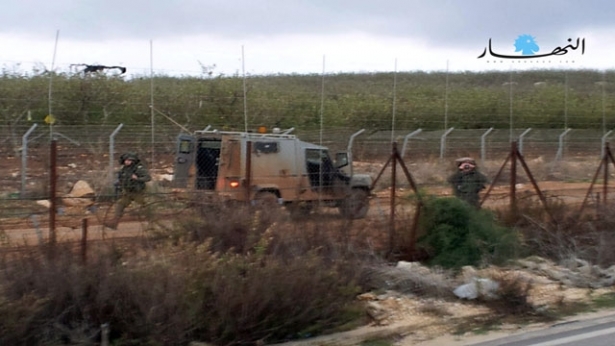 دورية اسرائيلية في كفركلا أمس. (رونيت ضاهر)