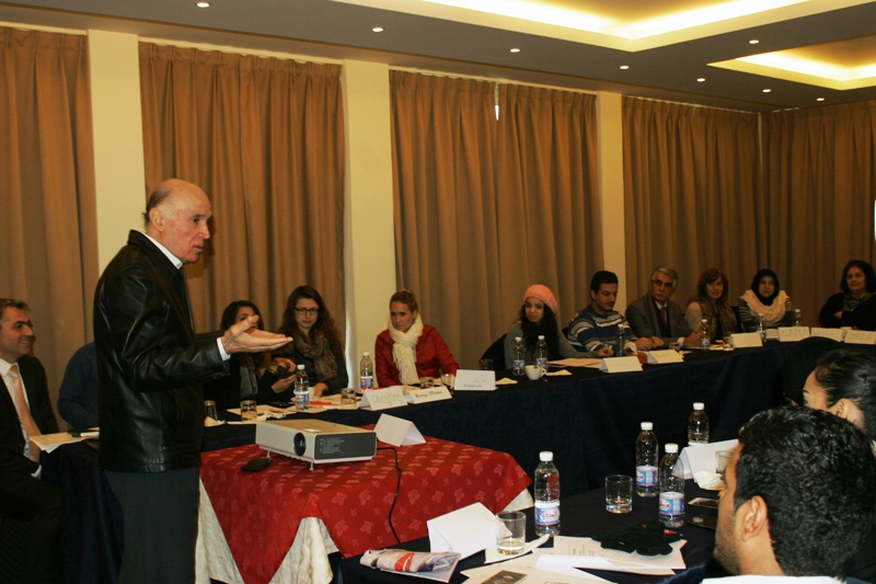 «عامل» تقيم يوم تدريبي لتعزيز روحية الفريق