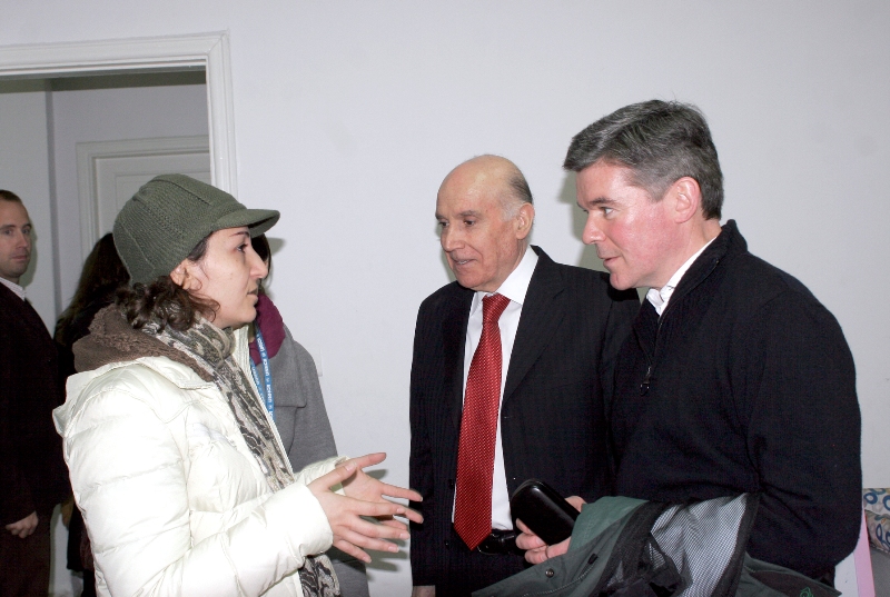 مهنا يستقبل وزير الخارجية البريطاني لشمال افريقيا والشرق الأوسط