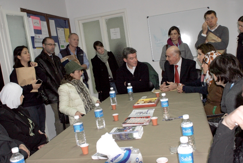 مهنا يستقبل وزير الخارجية البريطاني لشمال افريقيا والشرق الأوسط