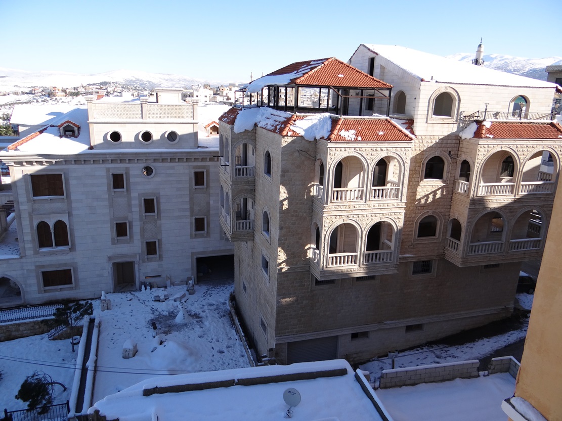 صورة الخيام الحقيقية.. بإظهار شوارعها وبيوتها وفللها وقصورها الجميلة