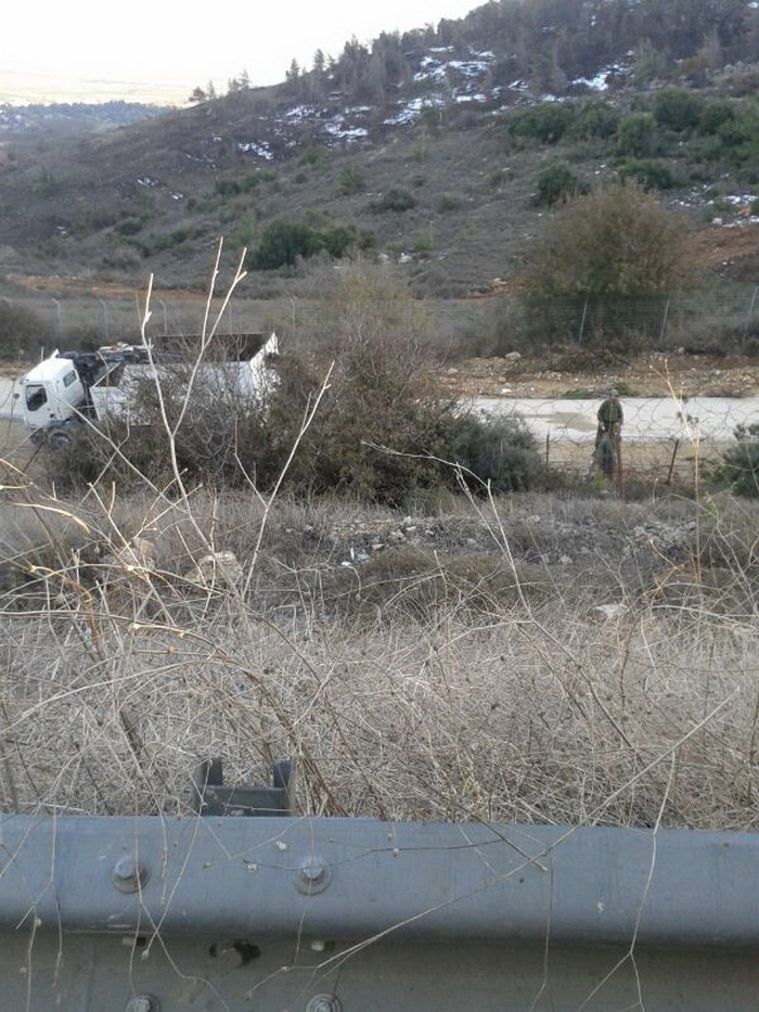 استنفار على الحدود وانتشار للجيش واليونيفيل عند محاولة العدو قطع شجرة‎