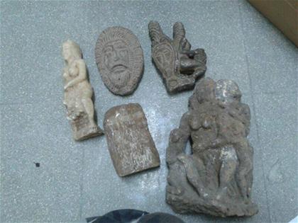 القطع الأثرية التي ضبطها الجيش