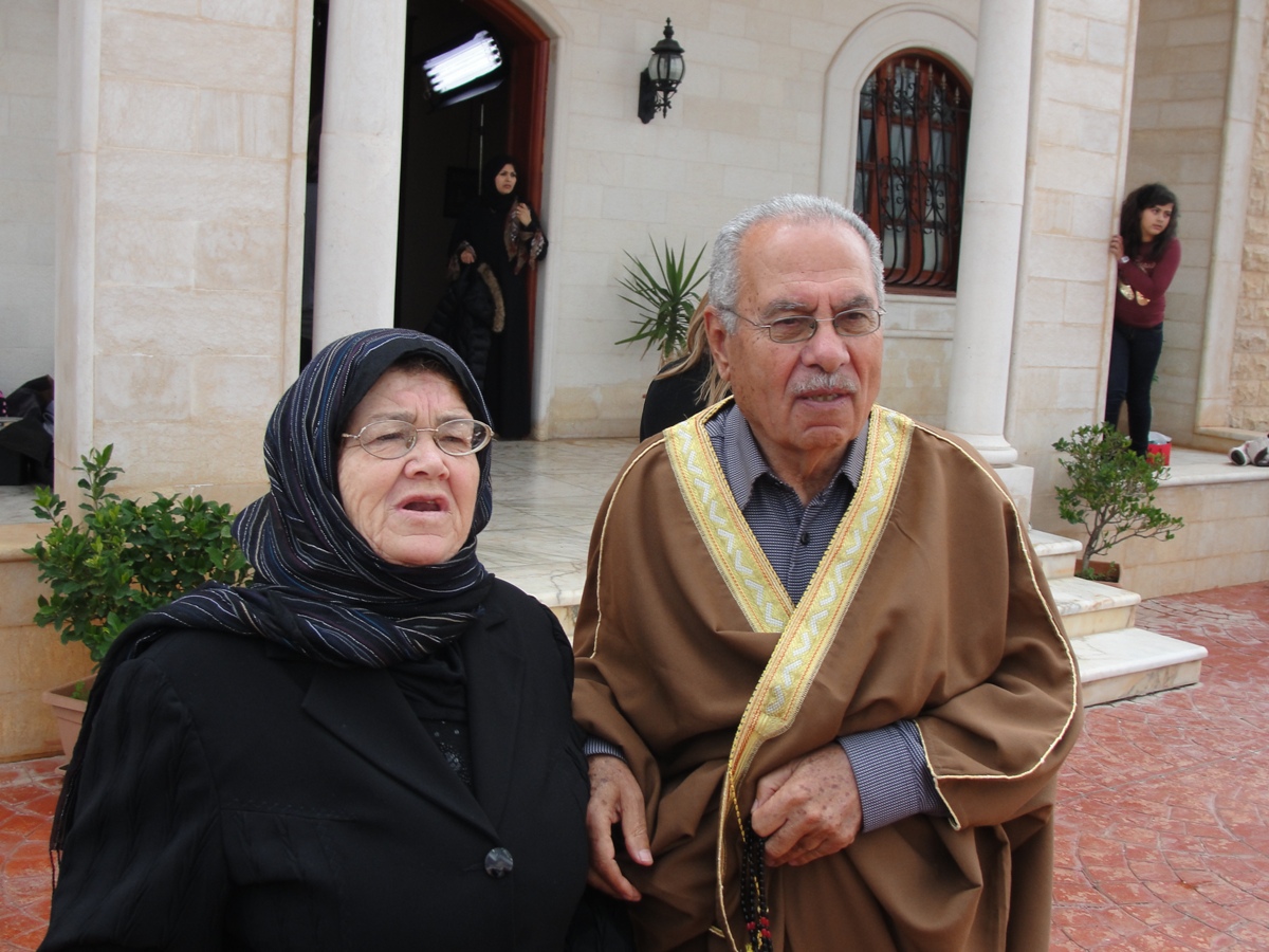 الحاج أبو أحمد فايز أبو عبّاس والحاجة أم أحمد.. هل ننستطيع لعب دورالامهات والجدات مع الاحفاد وهل من اذان صاغيه بهذا الواقع المحتوم؟