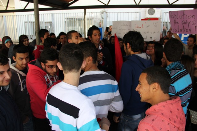 طلاب الثانويات والمدارس الرسمية في منطقة النبطية اعتصموا تأييدا  لمطالب المعلمين