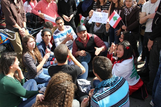 طلاب الثانويات والمدارس الرسمية في منطقة النبطية اعتصموا تأييدا  لمطالب المعلمين