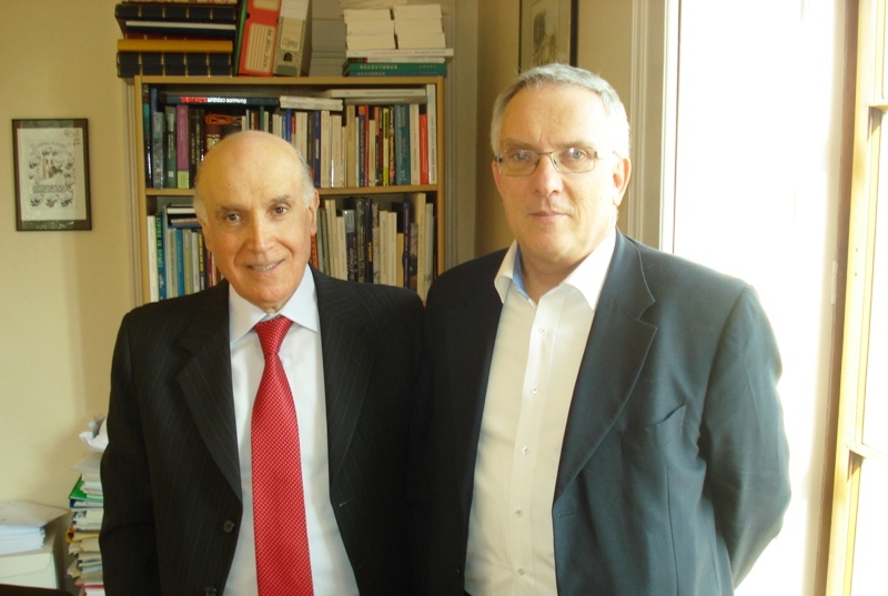 الدكتور كامل مهنا يحاضر في جنيف  بدعوة من المجلس الدولي للمنظمات التطوعية