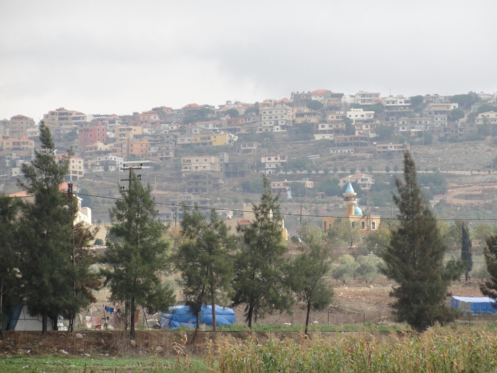 الخيام .. البعد عنك مرير والكتابة عنك جميلة